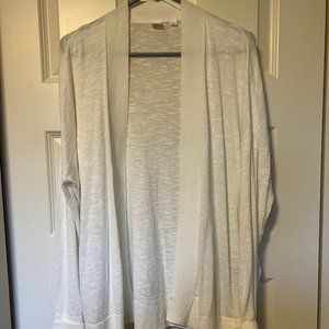 White GAP lightweight sweater in size Large